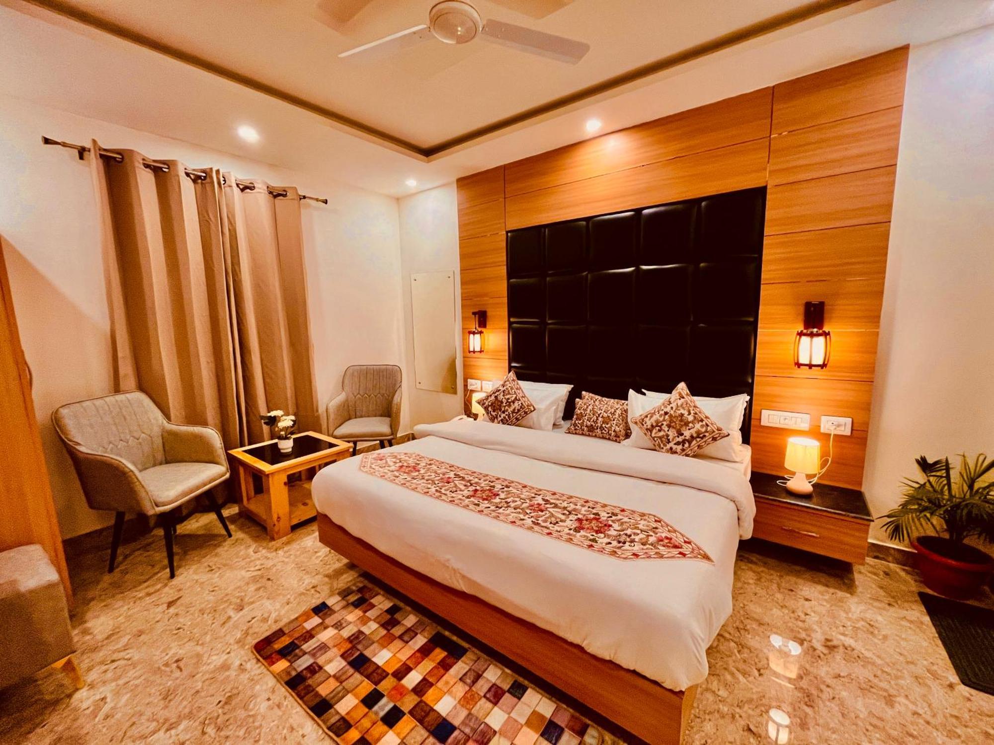 Hotel Hill View, Mussoorie - Near Jw Marriott Mussoorie, M 77377-32479 エクステリア 写真